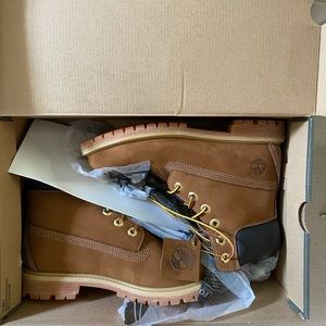 NWT Timberland Rust Nubuck Waterproof Boot
